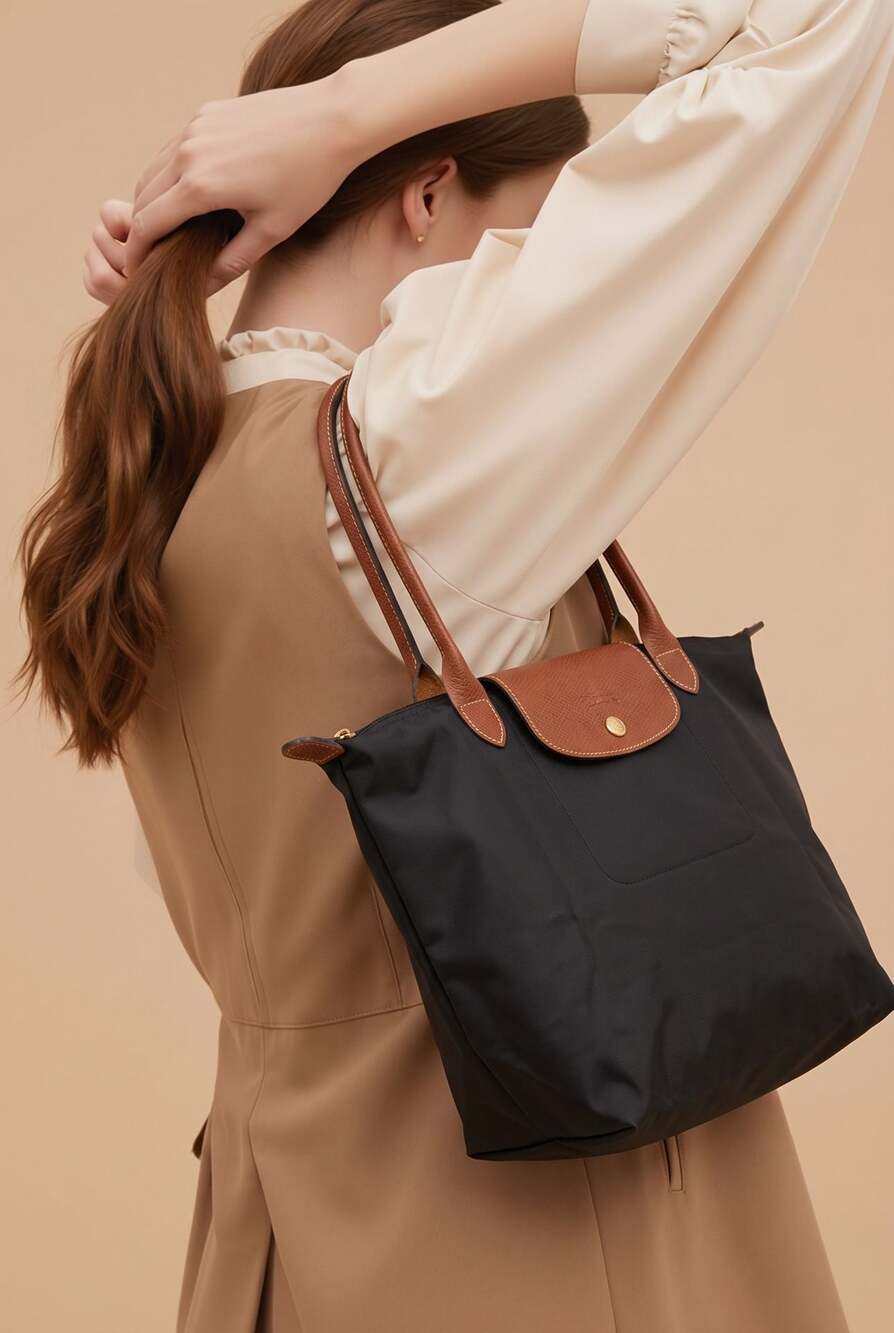 Longchamp Le Pliage Original Shoulder Bag in Black Nylon and Brown Leather - Picture 6 of 6